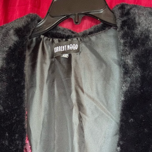 Dollskill Current Mood Vintage Romance Velvet Duster with Faux Fur Trim - Picture 2 of 4